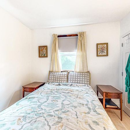 Lake Shore Living Фалмът Екстериор снимка
