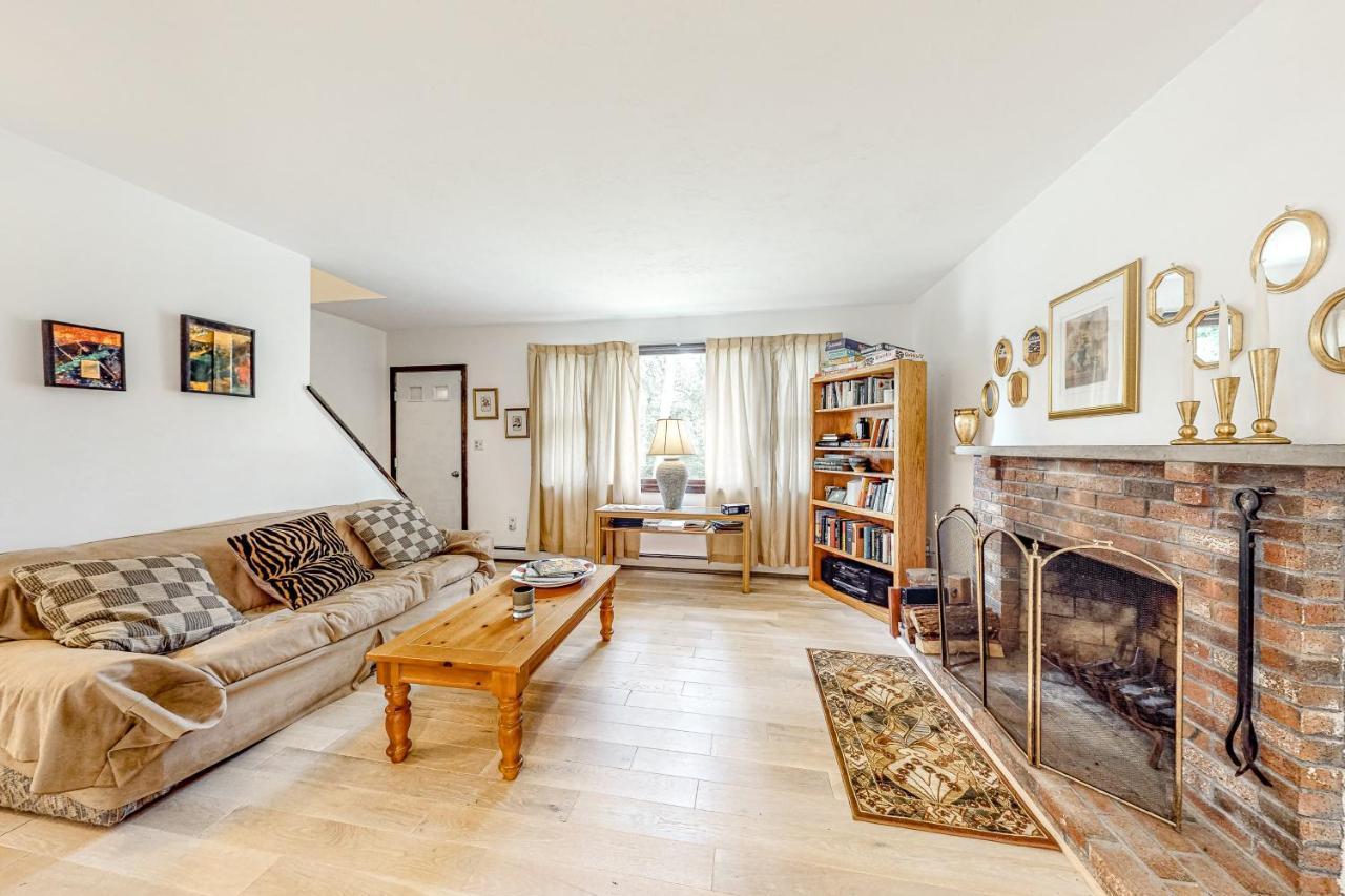 Lake Shore Living Фалмът Екстериор снимка
