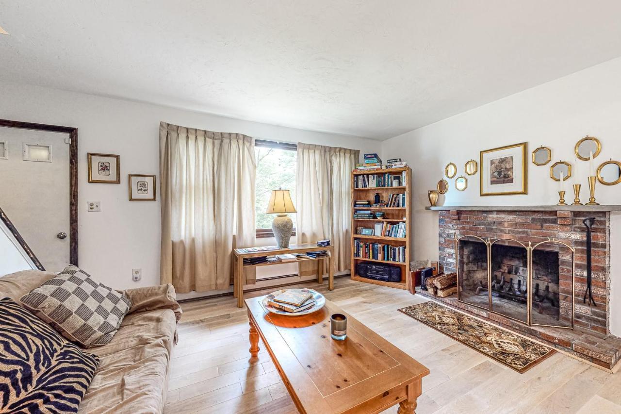 Lake Shore Living Фалмът Екстериор снимка