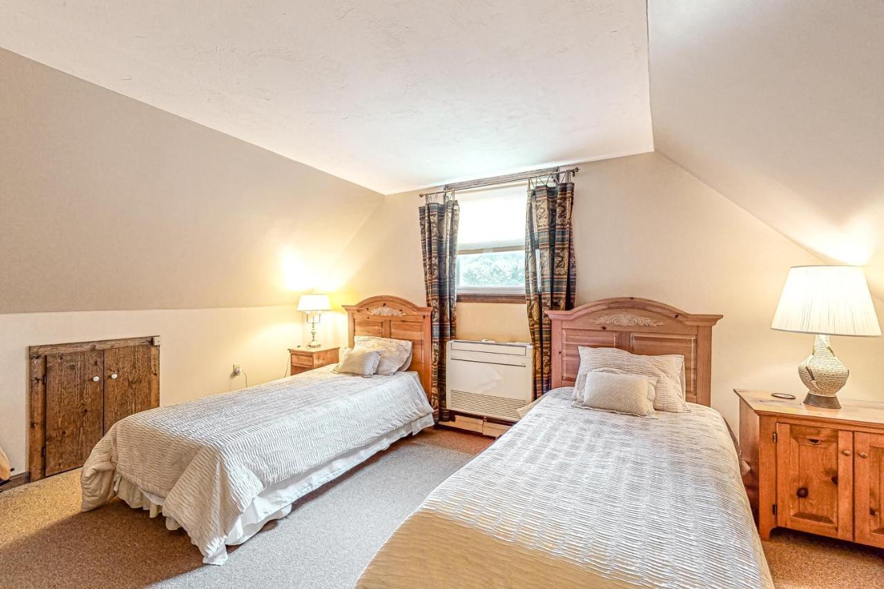 Lake Shore Living Фалмът Екстериор снимка