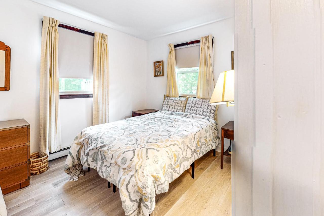 Lake Shore Living Фалмът Екстериор снимка